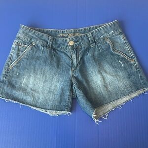 Women’s American Eagle Jean shorts size 2 cut offs‎ blue jeans beach summer XS